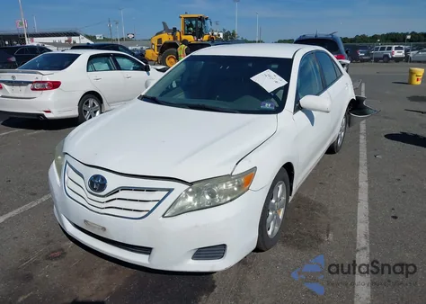 2011 Toyota Camry Le from USA, damaged, VIN 4T1BF3EK3BU686089
